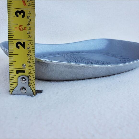 Wilton Armetale Pewter Tree/Snowflake Bread Dish Item #205465 - Picture 7 of 15